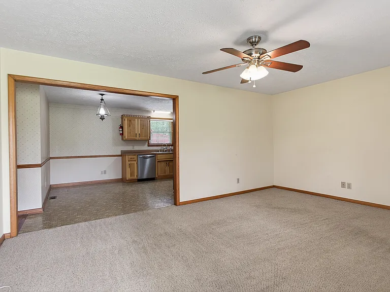 832 New Shackle Island Rd — Photo 8