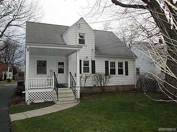 2nd image of 390 Huxley Dr