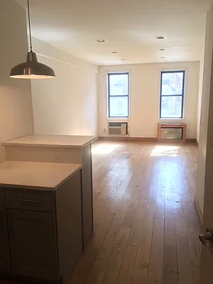 Rented by Weinstein Realty Group | media 7