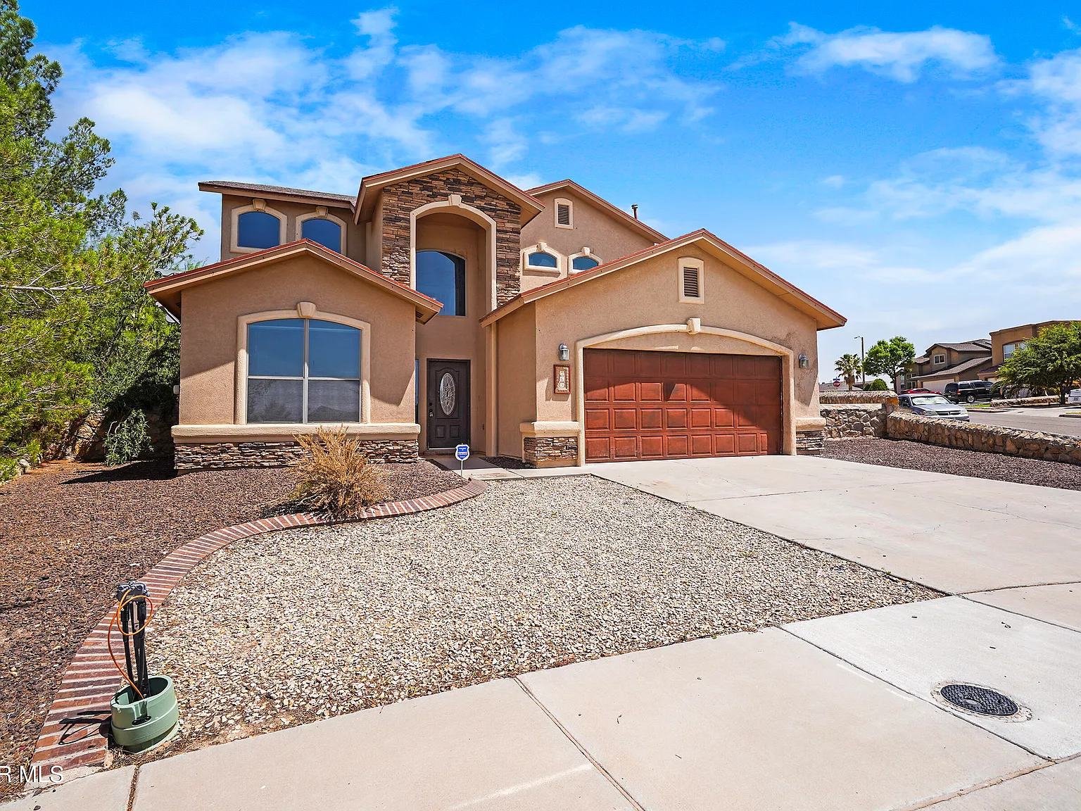 4 bed, 3.0 bath, 2471 sqft, $2,000 — Photo 3