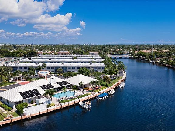 4th image of 140 Cypress Club Dr APT 403