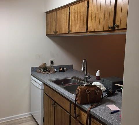 4th image of 640 Brockinton Poin #640