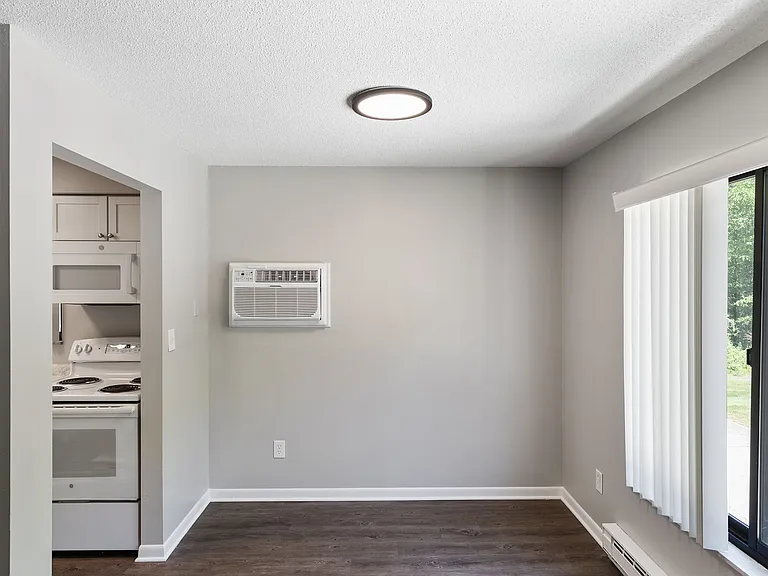5230 Pointe Dr — Photo 7