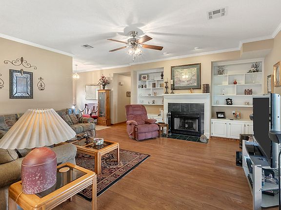 5th image of 5709 Larch St