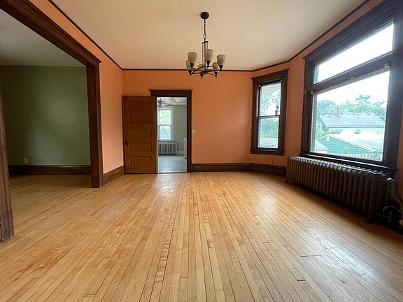 5th image of 1188 Edgerton St