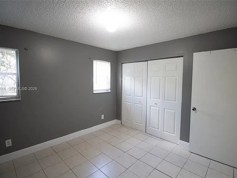 825 SW 10th St #A — Photo 3