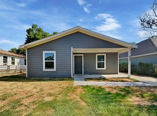 825 E Davis Ave, Fort Worth, TX 76104