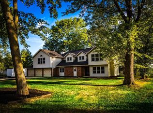 2312 W Pineview Dr, Muncie, IN 47303