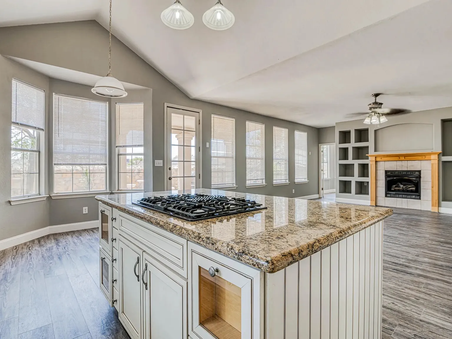 4 bed, 2762 sqft, $2,200 — Photo 3