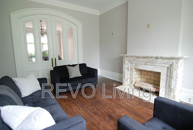 1st image of 127 Ontario St #7