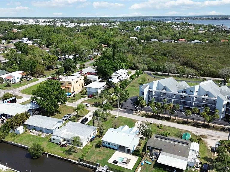 607 Manatee Ave — Photo 52