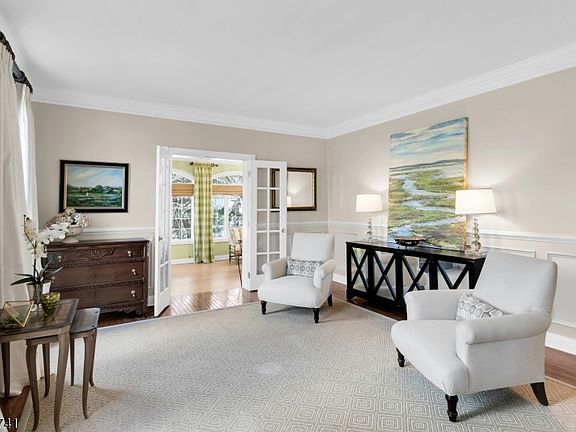 5th image of 25 Carriage Way