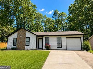 824 Greenhedge Dr, Stone Mountain, GA 30088