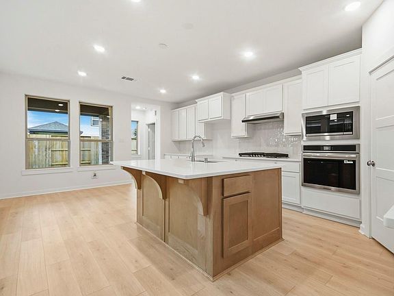 2nd image of 5326 Murillo Dr