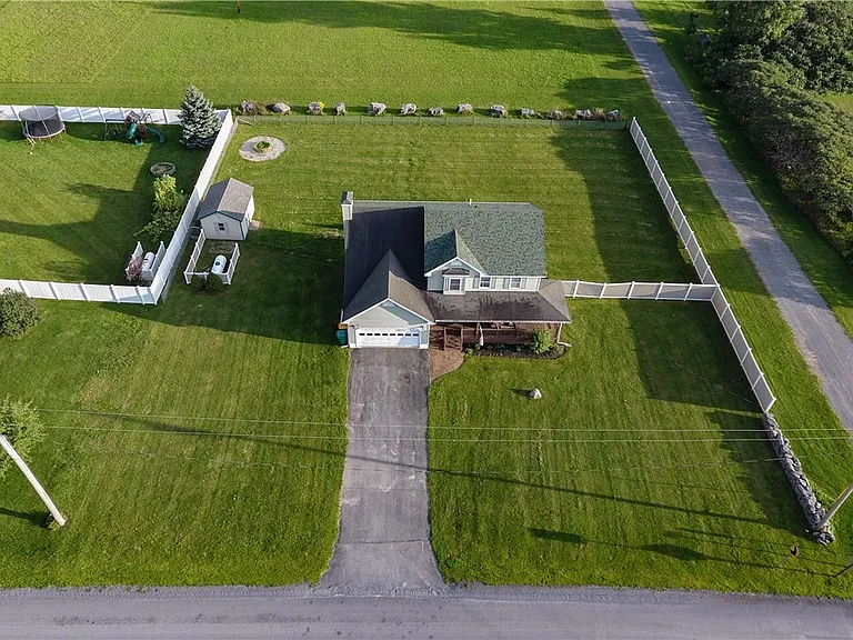 26202 Lafave Rd — Photo 42