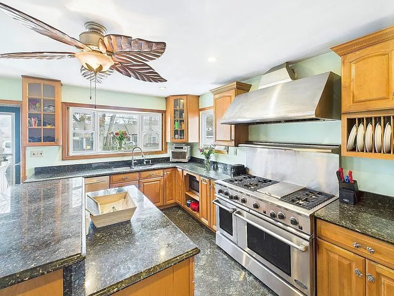 675 Mantoloking Rd — Photo 31