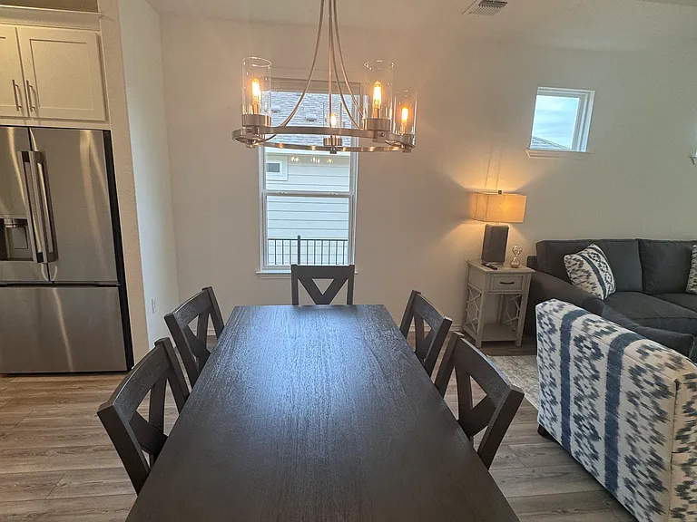 120 Clay Hill St — Photo 4
