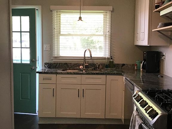 5th image of 3409 Terrier Ln