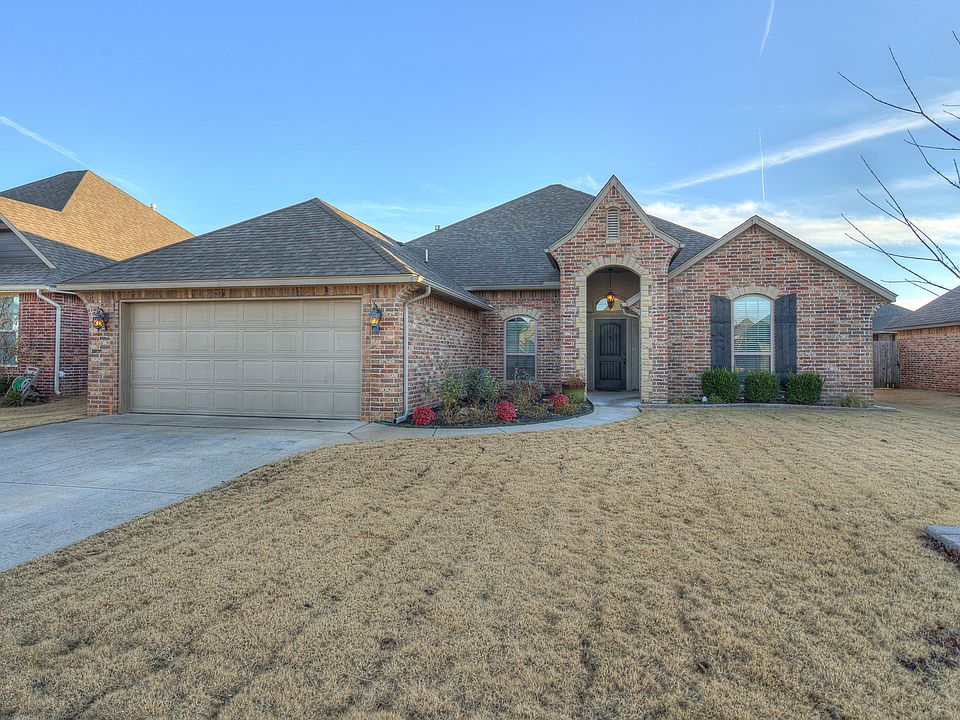 1st image of 1400 Luke Ln