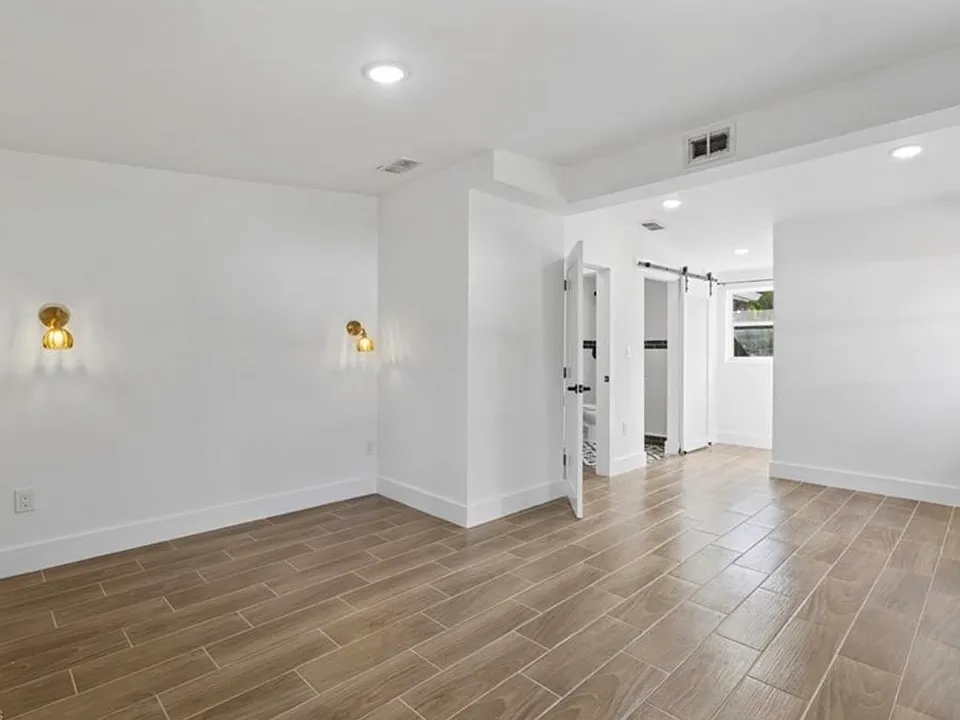 1343 Barbizon Ln #2