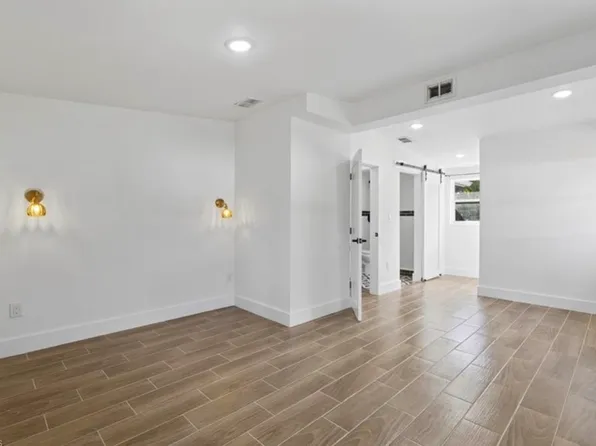 1343 Barbizon Ln #2, Naples, FL 34104