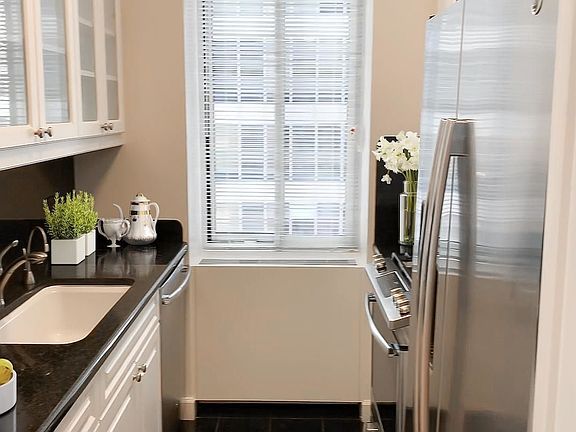 3rd image of 10 Liberty St APT 38G