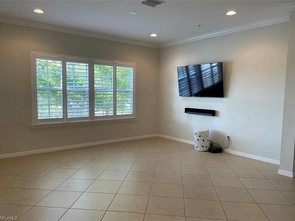 23550 Alamanda Dr #204