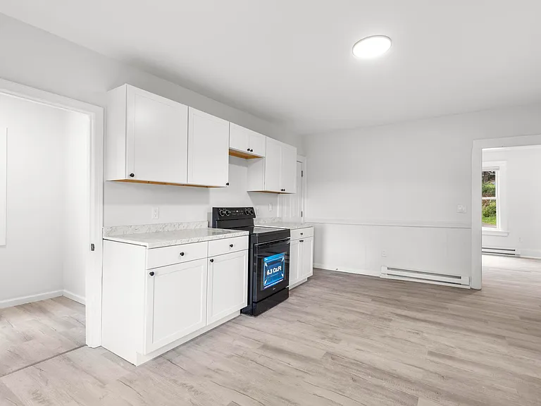 146 Hobart St #1 — Photo 8