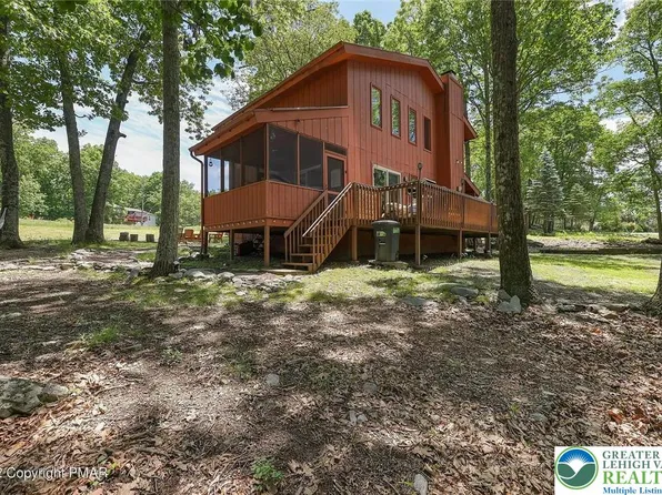 138 Banbury Dr, Bushkill, PA 18324