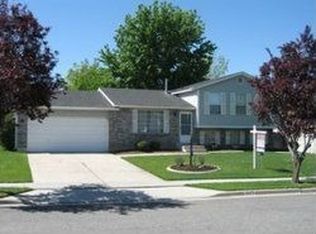 2072 E Greenwich Cir, Sandy, UT 84093