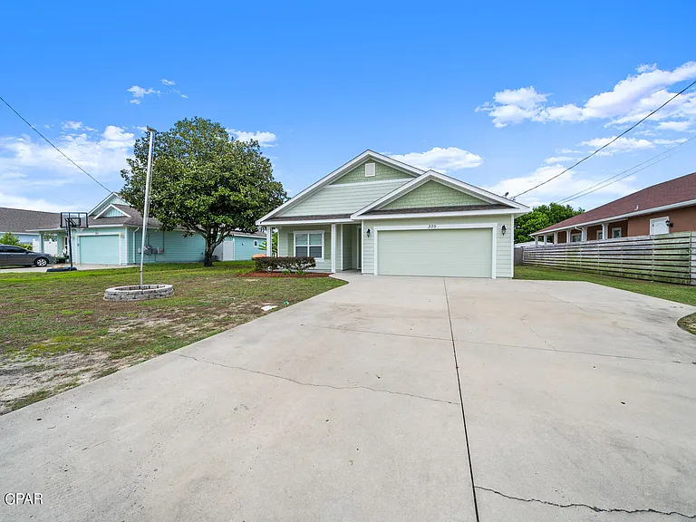 305 Evergreen St — Photo 27