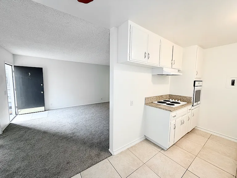 85 N Holliston Ave — Photo 8