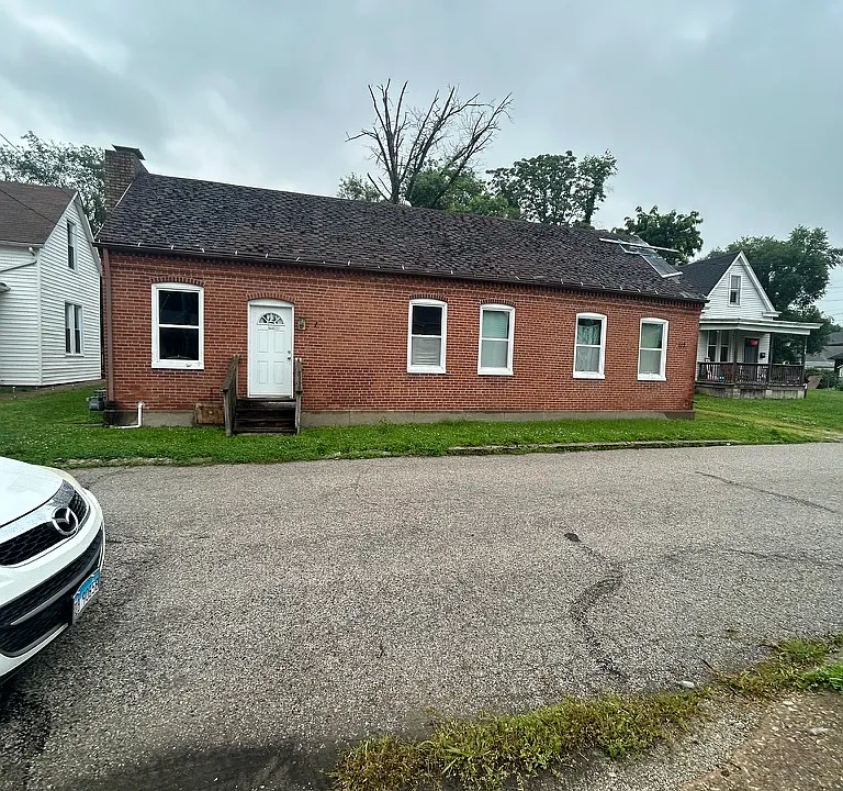112 N 13th St