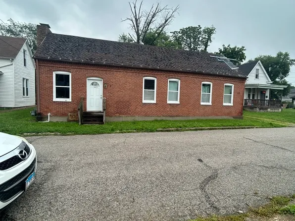 112 N 13th St, Belleville, IL 62220