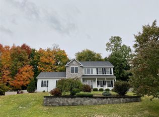 23 Cambridge Ct, Mechanicville, NY 12118