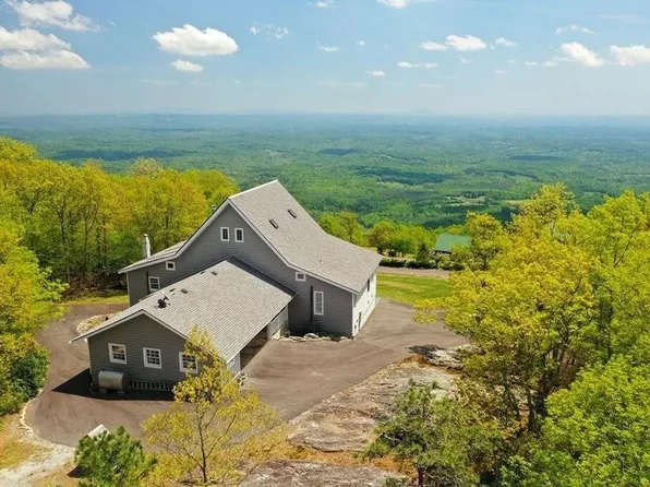 85 Moonlight Ln, Fancy Gap, VA 24328