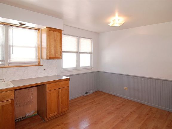 4th image of 9441 Schiller Blvd
