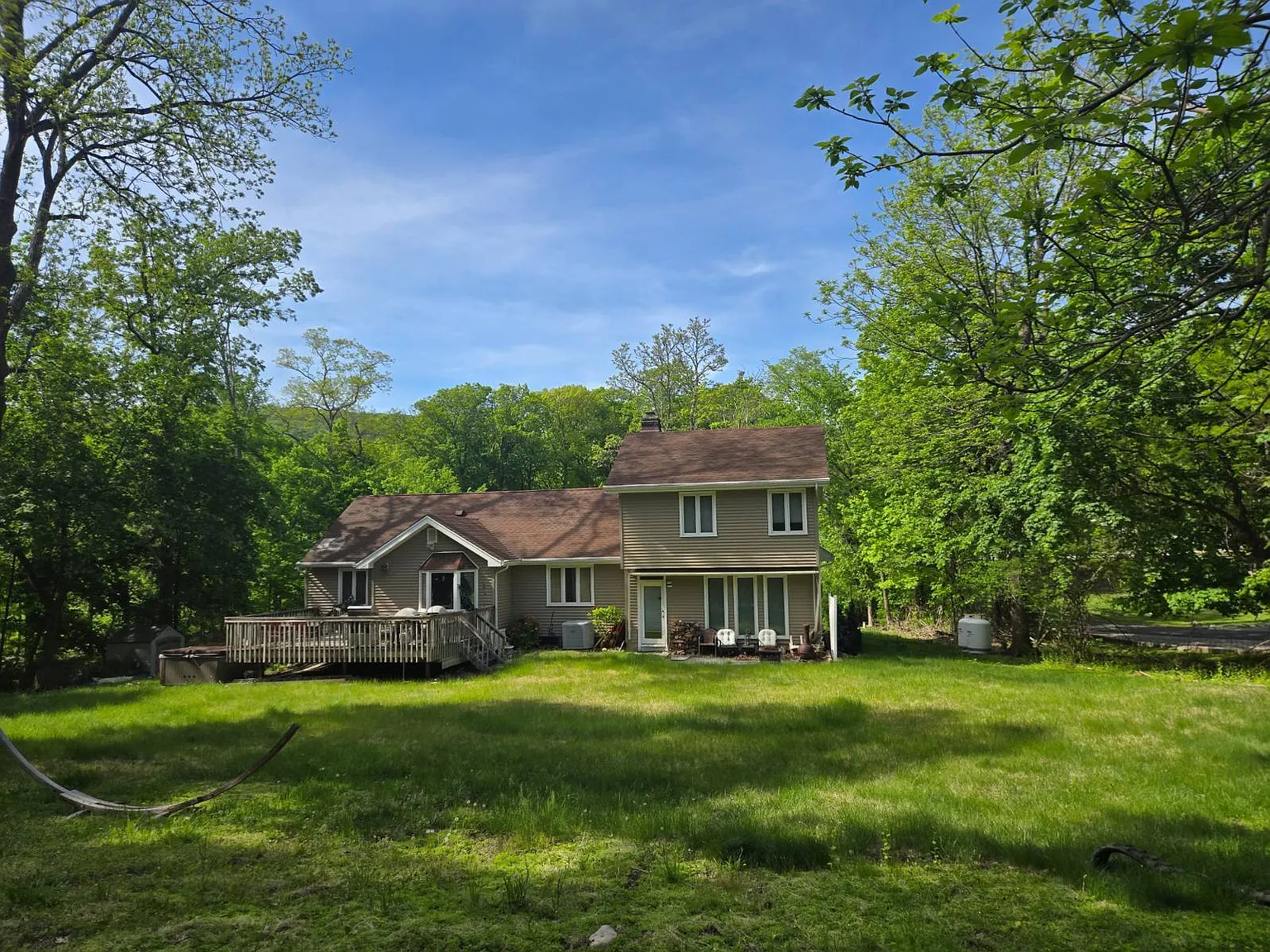 4 bed, 2.0 bath, 1952 sqft, $4,200 — Photo 4