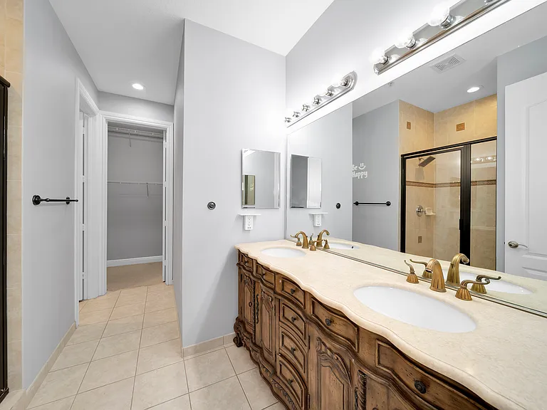 219 N L St #108 — Photo 13