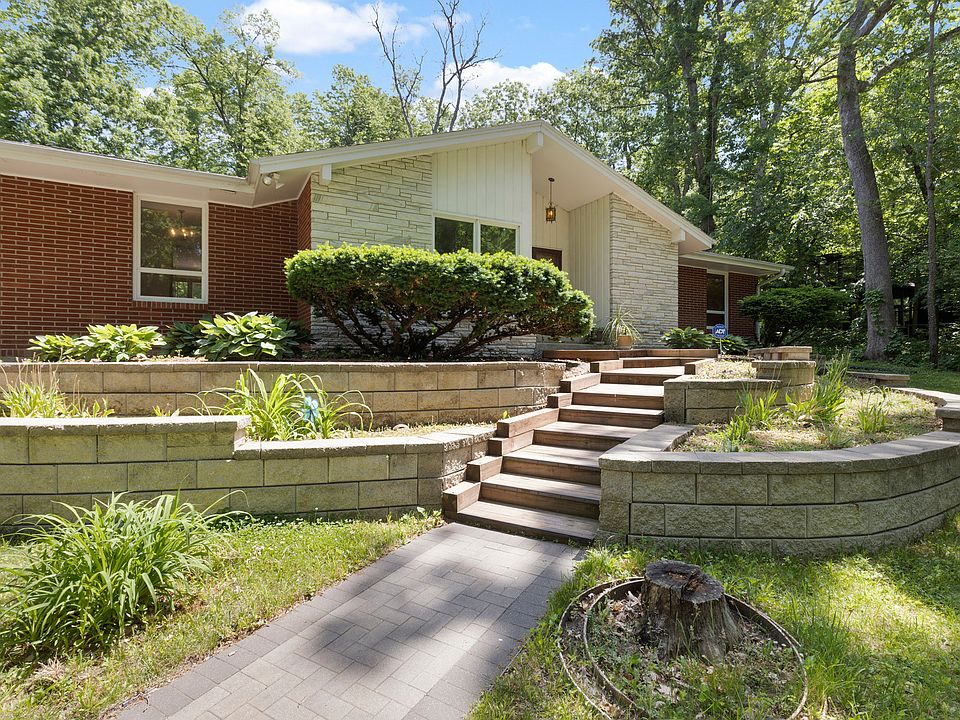 1st image of 822 Lakewood Dr