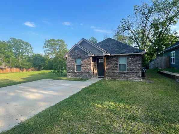 408 W Johnson St, Denison, TX 75020
