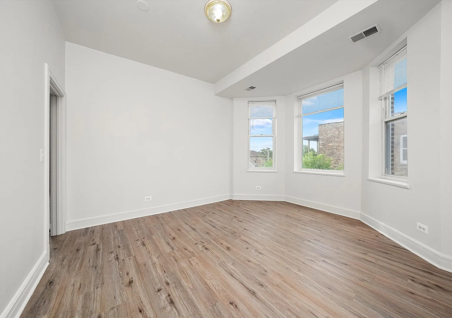 3 bed, $1,625 — Photo 4