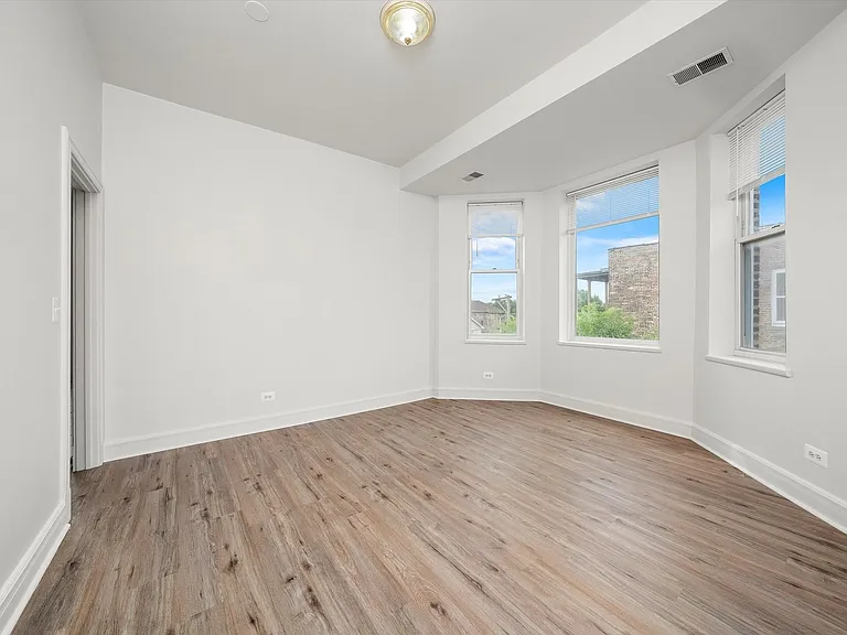 1239 S Spaulding Ave #3R — Photo 4