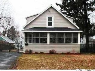 265 Clover Ridge Dr, Syracuse, NY 13206