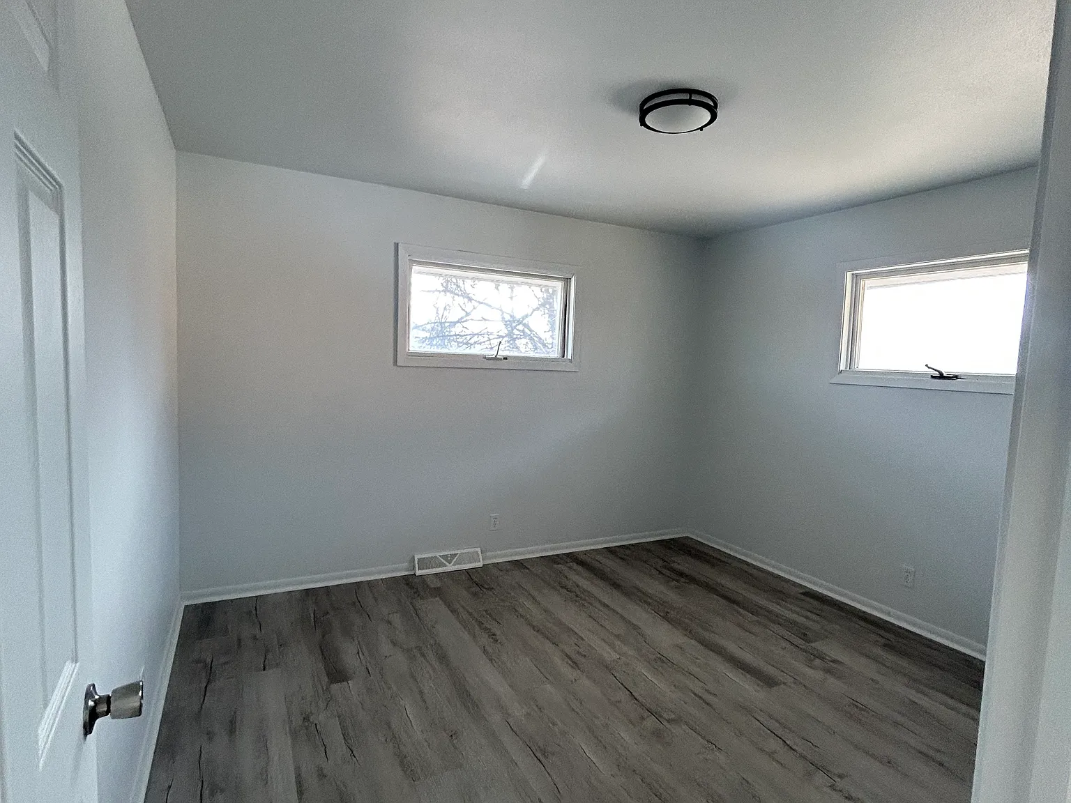 5821 Garrett Ln — Photo 4