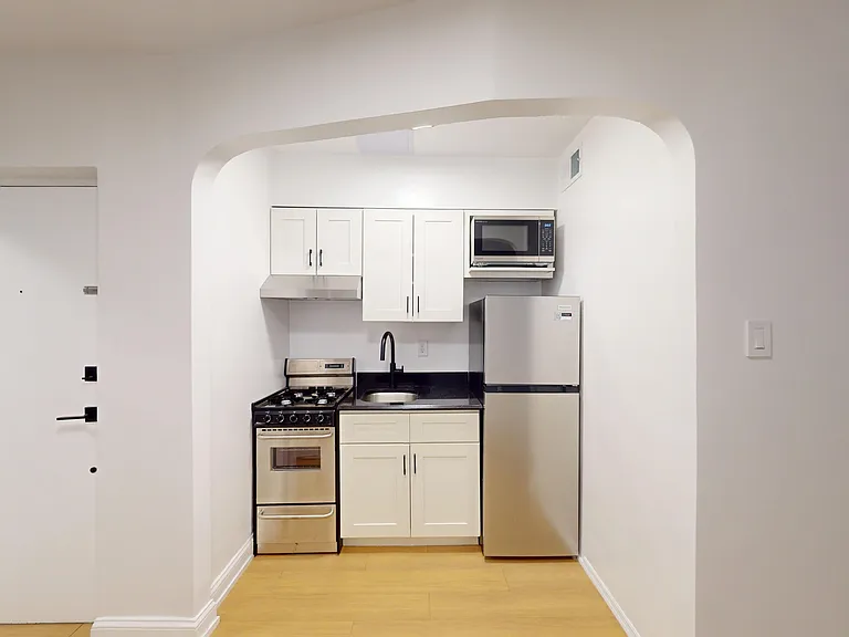 227 E 11th St #1B — Photo 14