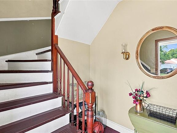 4th image of 51 Pettaconsett Ave