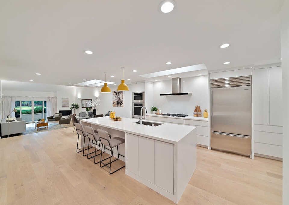 1st image of 2447 Golf Links Cir