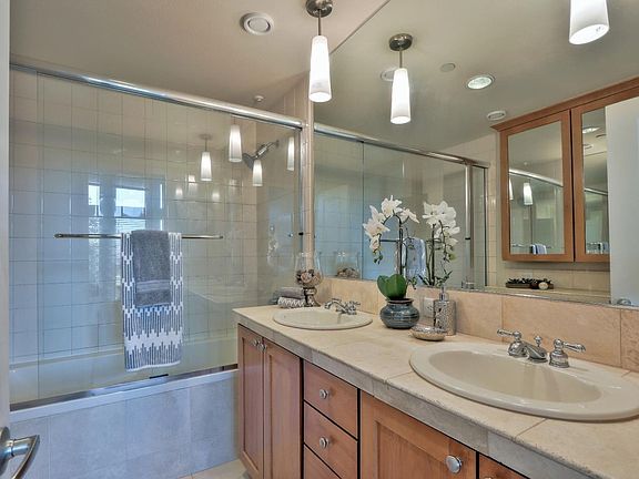 4th image of 155 Cahill Park Dr