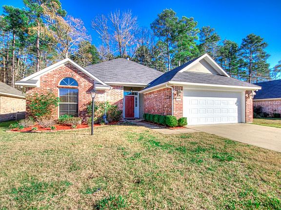 Exterior Front View 4